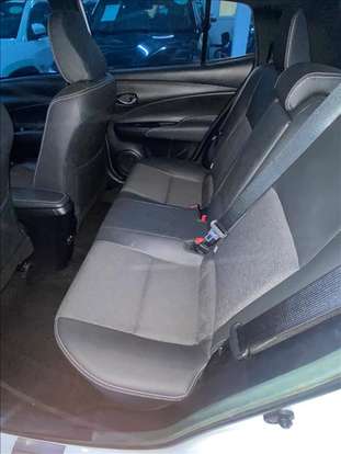 TOYOTA-YARIS-2022