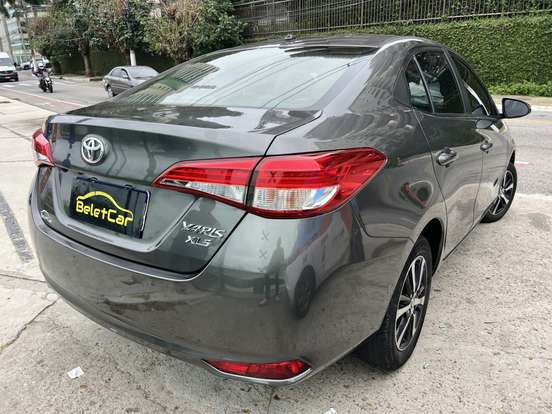 TOYOTA-YARIS-2021