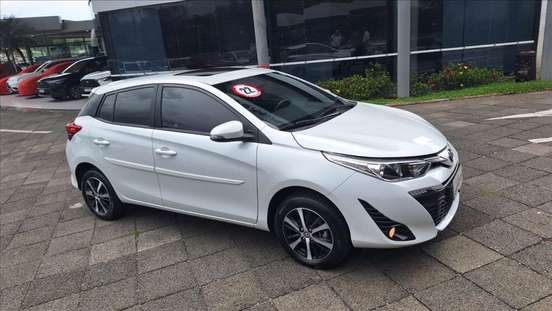 TOYOTA-YARIS-2021