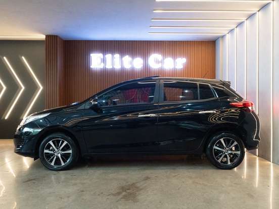 TOYOTA-YARIS-2018