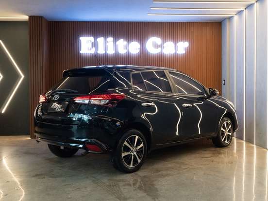 TOYOTA-YARIS-2018