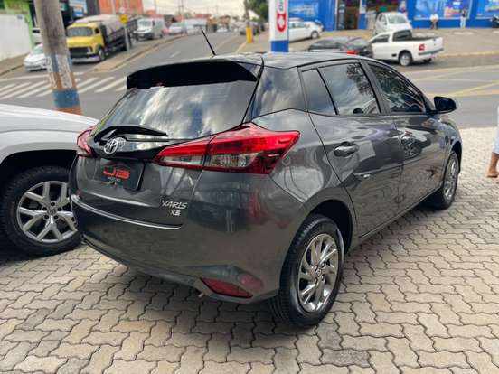 TOYOTA-YARIS-2022