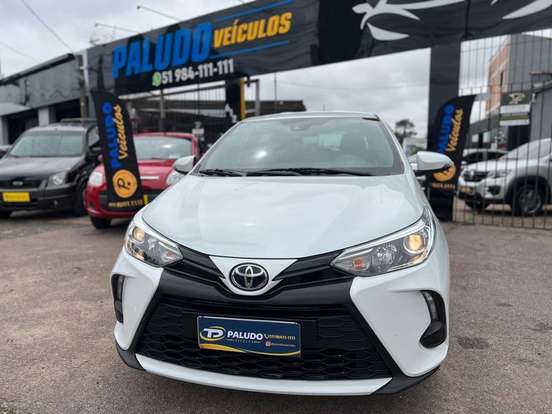 TOYOTA-YARIS-2022