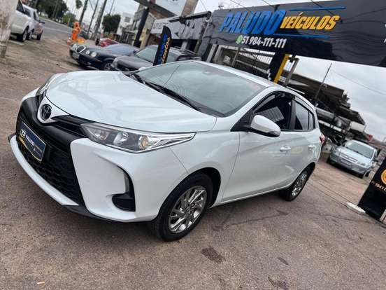 TOYOTA-YARIS-2022