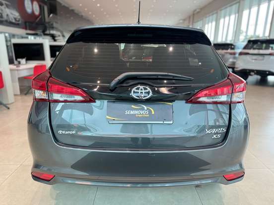 TOYOTA-YARIS-2024