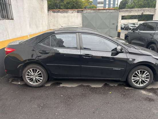 TOYOTA-COROLLA-2015