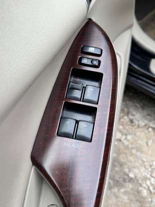 TOYOTA-COROLLA-2012