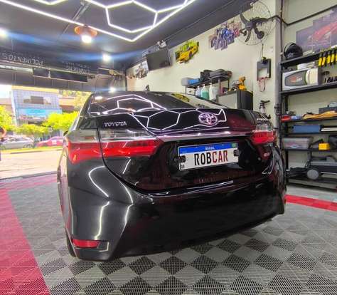 TOYOTA-COROLLA-2018
