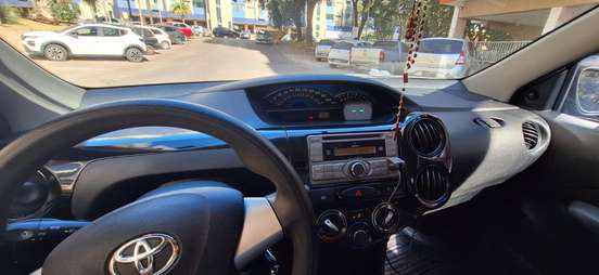 TOYOTA-ETIOS-2013