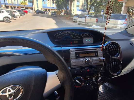 TOYOTA-ETIOS-1.3 X 16V FLEX 4P MANUAL TOYOTA-ETIOS-2013