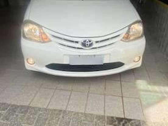 TOYOTA-ETIOS-1.3 XS 16V FLEX 4P MANUAL TOYOTA-ETIOS-2013