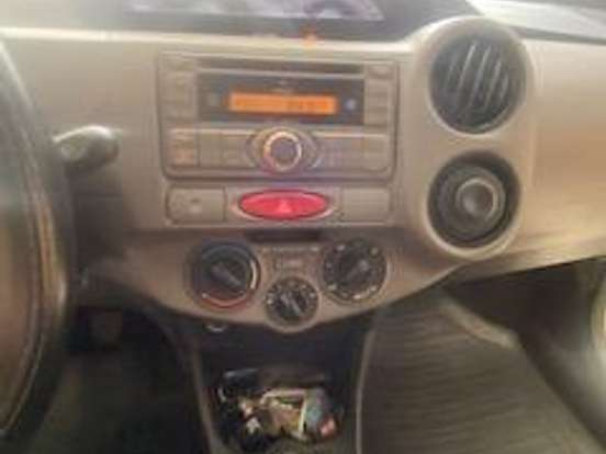 TOYOTA-ETIOS-1.3 XS 16V FLEX 4P MANUAL TOYOTA-ETIOS-2013