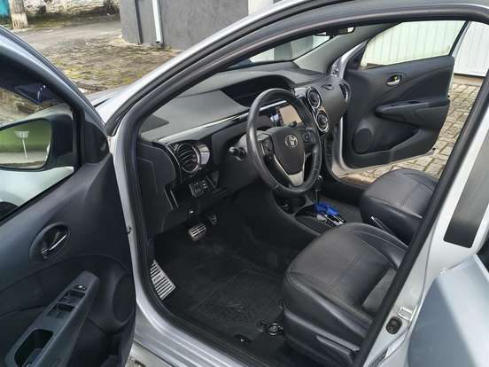 TOYOTA-ETIOS-1.5 PLATINUM SEDAN 16V FLEX 4P AUTOMÁTICO TOYOTA-ETIOS-2016