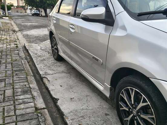 TOYOTA-ETIOS-1.5 PLATINUM SEDAN 16V FLEX 4P AUTOMÁTICO TOYOTA-ETIOS-2016