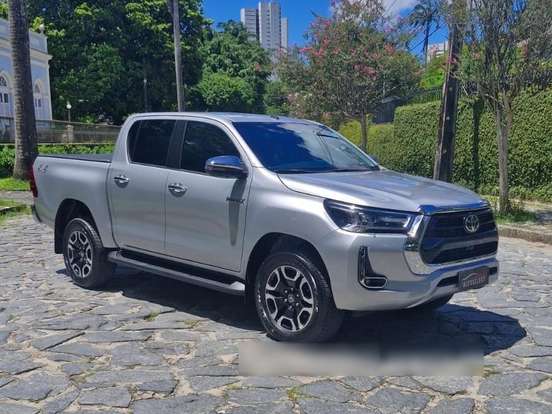 TOYOTA-HILUX-2.8 D-4D TURBO DIESEL CD SRX 4X4 AUTOMÁTICO TOYOTA-HILUX-2024