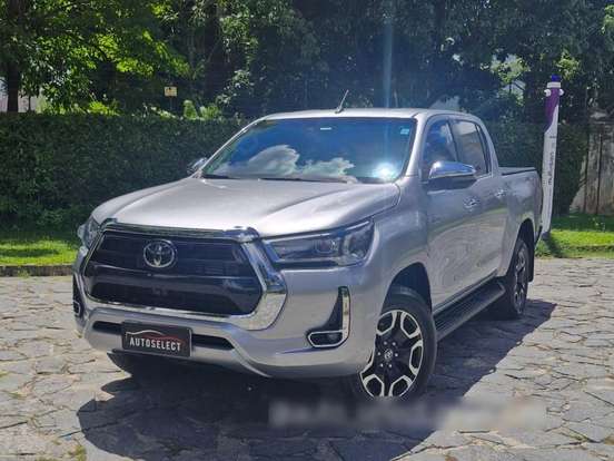 TOYOTA-HILUX-2.8 D-4D TURBO DIESEL CD SRX 4X4 AUTOMÁTICO TOYOTA-HILUX-2024
