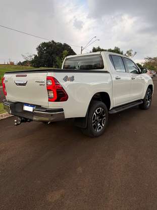 TOYOTA-HILUX-2025
