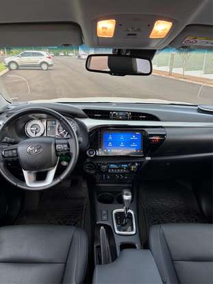 TOYOTA-HILUX-2025