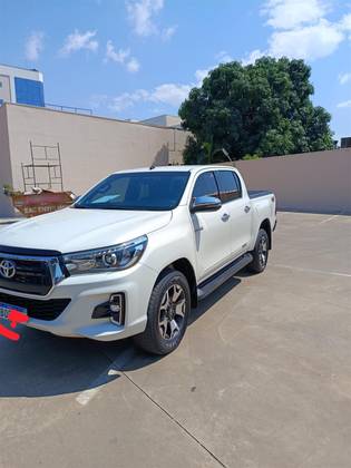 TOYOTA HILUX 2.8 SRX 4X4 CD 16V DIESEL 4P AUTOMÁTICO