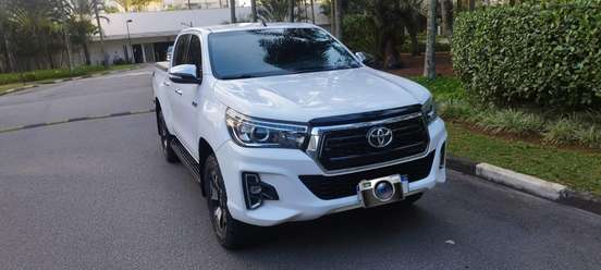 TOYOTA-HILUX-2018