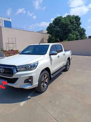 TOYOTA-HILUX-2020