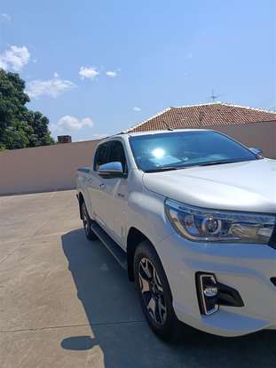 TOYOTA-HILUX-2020