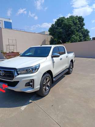 TOYOTA-HILUX-2020