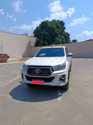 TOYOTA-HILUX-2020