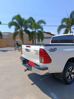 TOYOTA-HILUX-2020