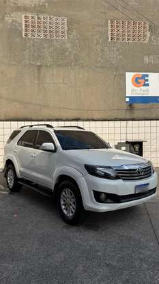 TOYOTA-HILUX SW4-2013