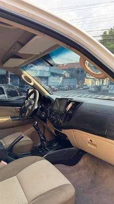 TOYOTA-HILUX SW4-2013