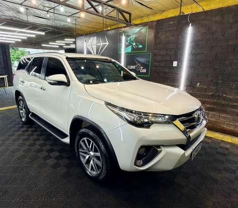 TOYOTA-HILUX SW4-2.8 SRX 4X4 16V TURBO INTERCOOLER DIESEL 4P AUTOMÁTICO TOYOTA-HILUX SW4-2017