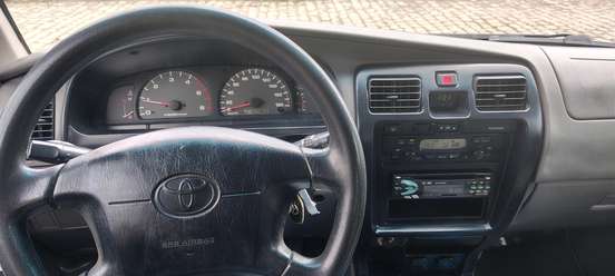 TOYOTA-HILUX SW4-2002