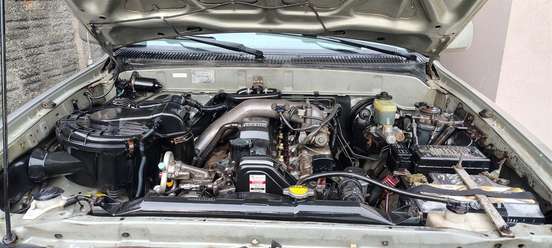 TOYOTA-HILUX SW4-2002