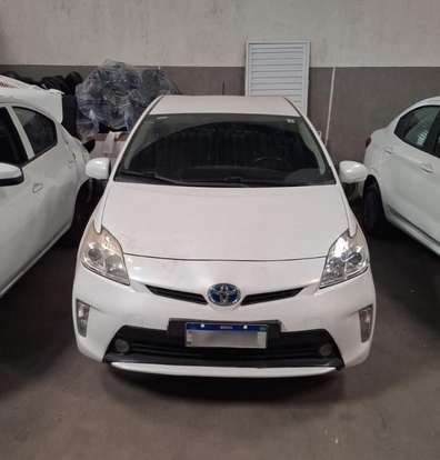 TOYOTA-PRIUS-2013