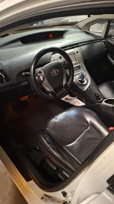 TOYOTA-PRIUS-2013