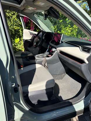 TOYOTA-RAV4-2019
