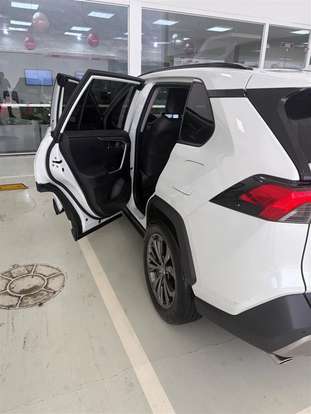 TOYOTA-RAV4-2023