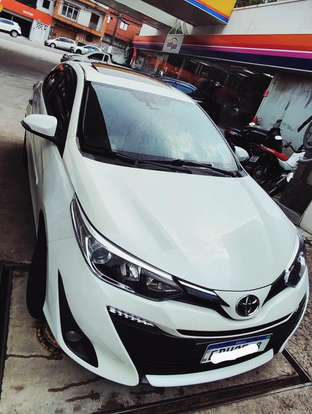 TOYOTA-YARIS-2019