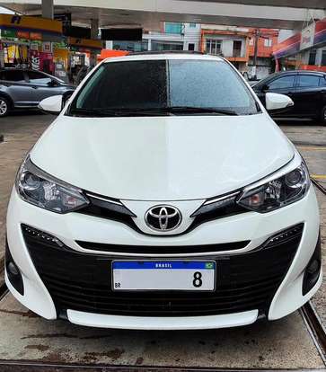 TOYOTA-YARIS-2019