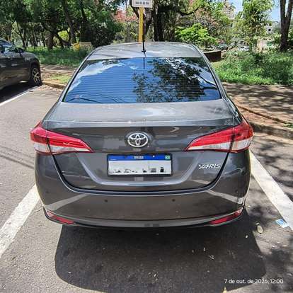 TOYOTA-YARIS-2022