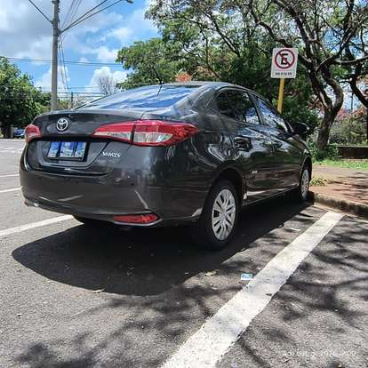 TOYOTA-YARIS-2022