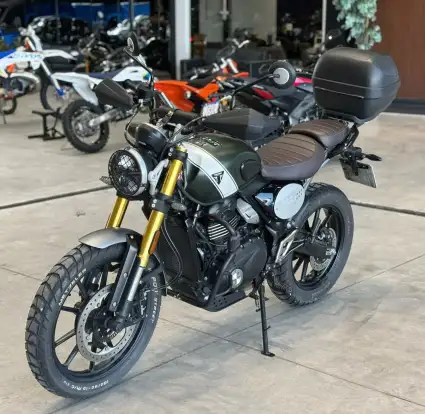 TRIUMPH-SCRAMBLER 400 X-2025