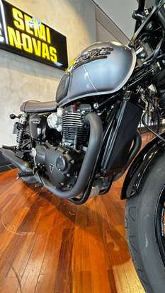 TRIUMPH-BONNEVILLE T120 BLACK 1200-2025