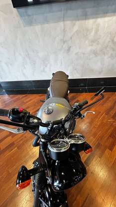 TRIUMPH-BONNEVILLE T120 BLACK 1200-2025