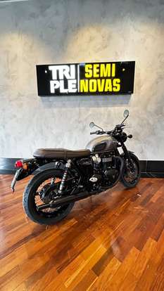 TRIUMPH-BONNEVILLE T120 BLACK 1200-2025