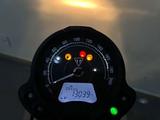 TRIUMPH-SCRAMBLER 900-2024