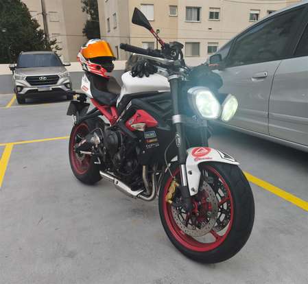 TRIUMPH-STREET TRIPLE R ABS-2017