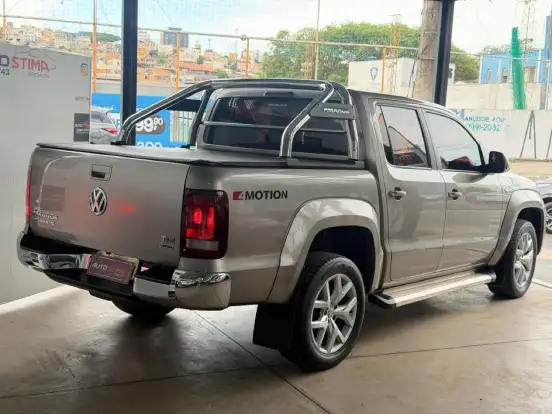 VOLKSWAGEN-AMAROK-2.0 HIGHLINE 4X4 CD 16V TURBO INTERCOOLER DIESEL 4P AUTOMÁTICO VOLKSWAGEN-AMAROK-2017