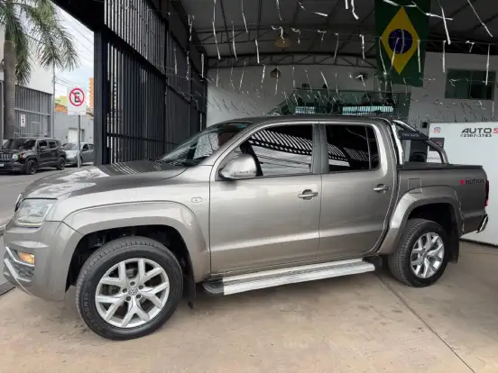 VOLKSWAGEN-AMAROK-2.0 HIGHLINE 4X4 CD 16V TURBO INTERCOOLER DIESEL 4P AUTOMÁTICO VOLKSWAGEN-AMAROK-2017